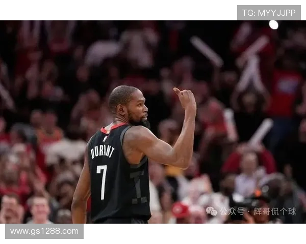 半场火箭落后雷霆杜兰特手感冰凉切特一六分撑起雷霆进攻